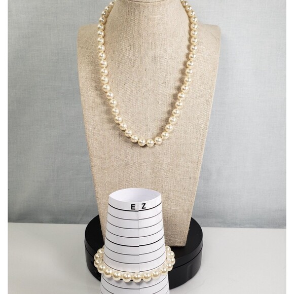 Vintage Knotted Faux Pearl Gold Tone Fish Hook Clasp 17"  Necklace & 7” Bracelet - Picture 5 of 16